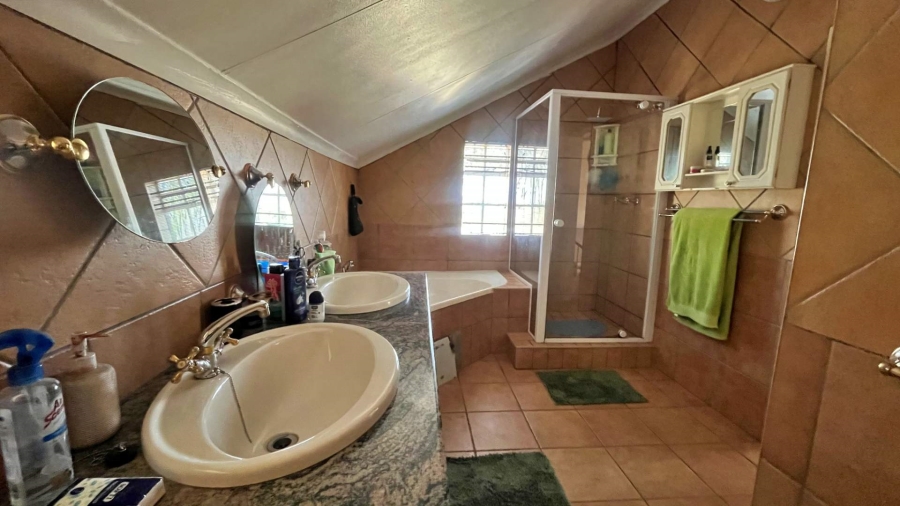 6 Bedroom Property for Sale in Rietvalleipark Gauteng