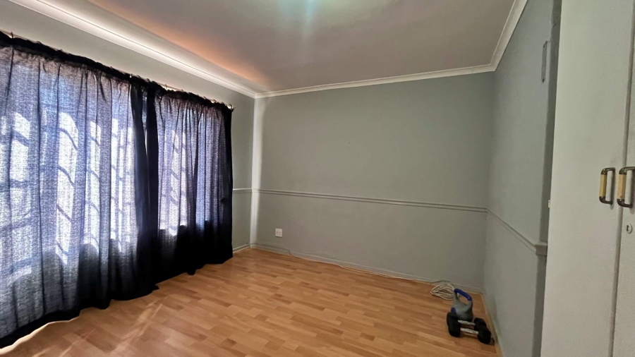 6 Bedroom Property for Sale in Rietvalleipark Gauteng