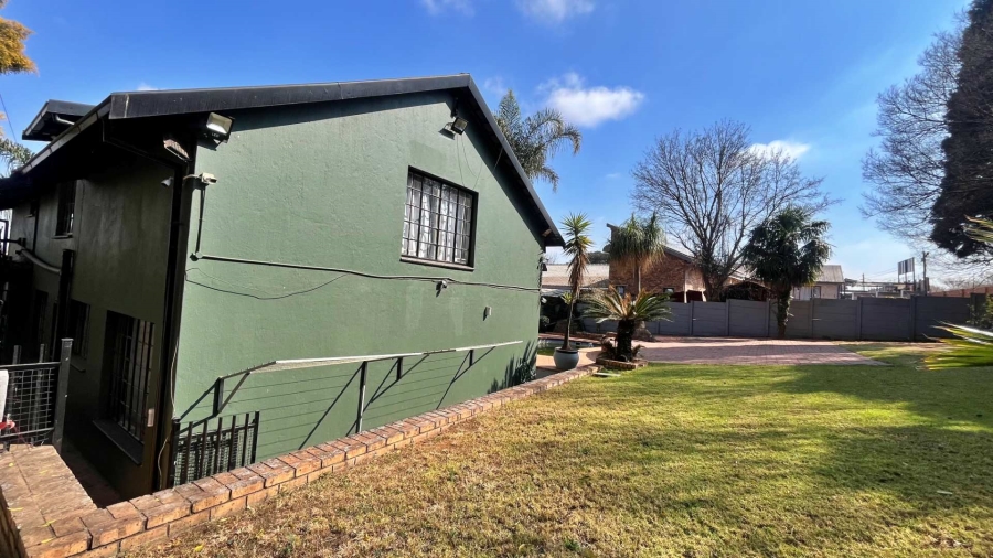 6 Bedroom Property for Sale in Rietvalleipark Gauteng