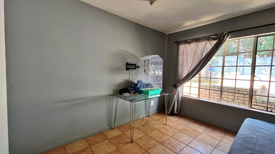 6 Bedroom Property for Sale in Rietvalleipark Gauteng