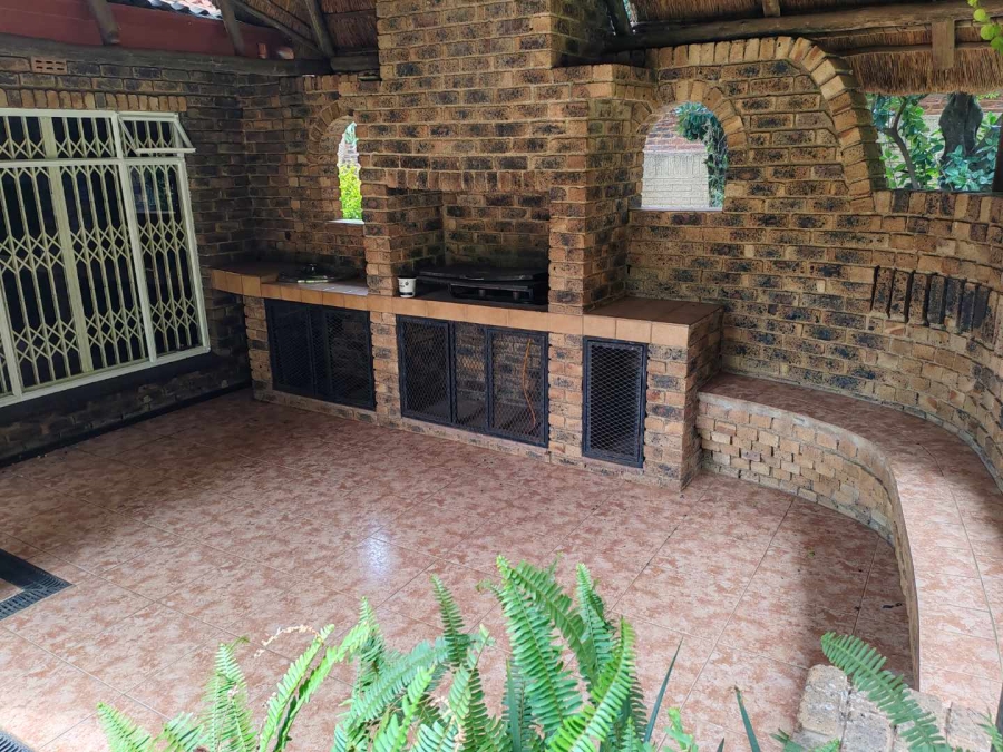 To Let 3 Bedroom Property for Rent in Wilro Park Gauteng
