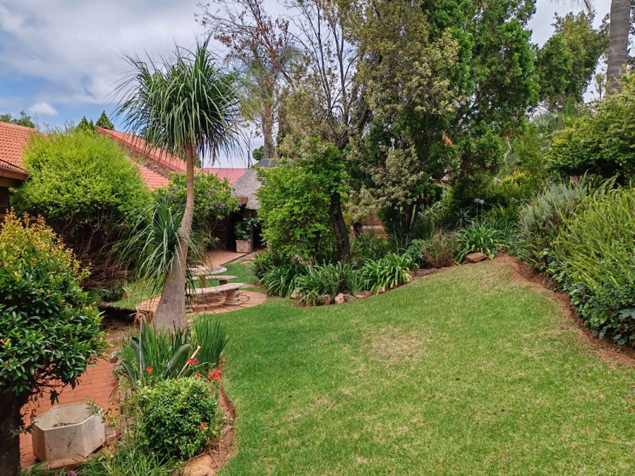 To Let 3 Bedroom Property for Rent in Wilro Park Gauteng