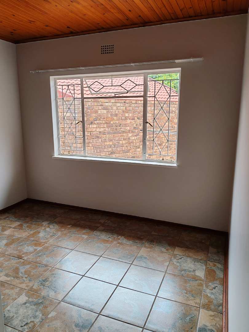 To Let 3 Bedroom Property for Rent in Wilro Park Gauteng