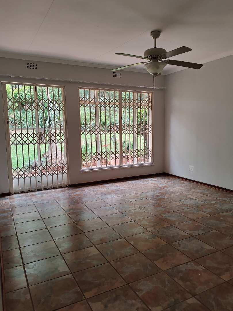 To Let 3 Bedroom Property for Rent in Wilro Park Gauteng