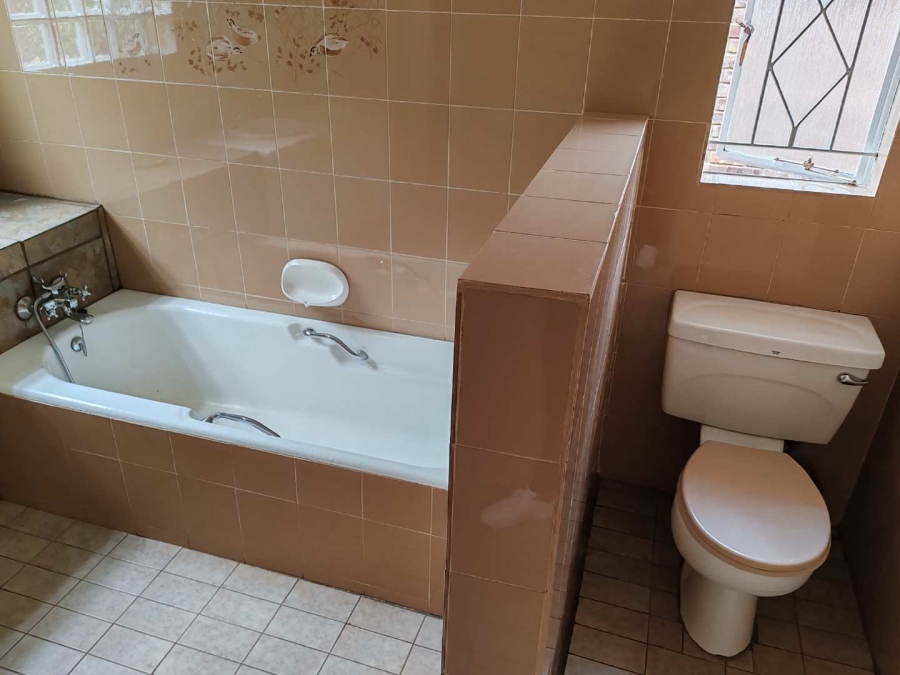 To Let 3 Bedroom Property for Rent in Wilro Park Gauteng