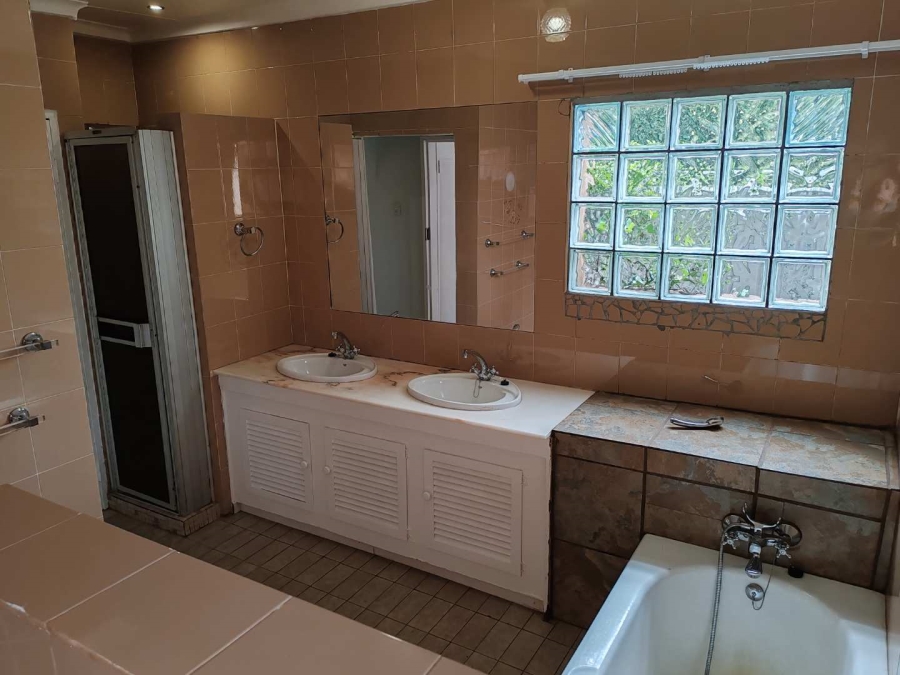 To Let 3 Bedroom Property for Rent in Wilro Park Gauteng