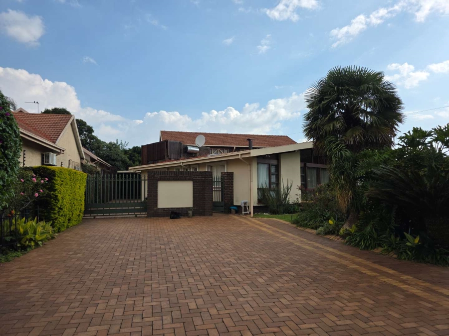4 Bedroom Property for Sale in Horison Park Gauteng