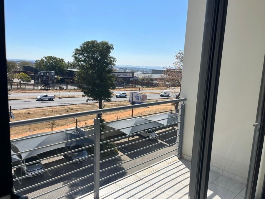 To Let 3 Bedroom Property for Rent in North Riding Gauteng
