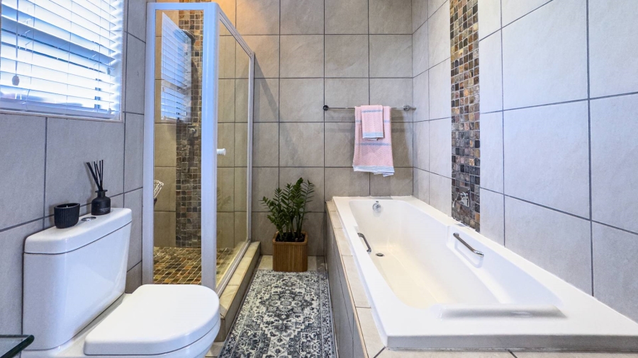 3 Bedroom Property for Sale in Midstream Hill Gauteng