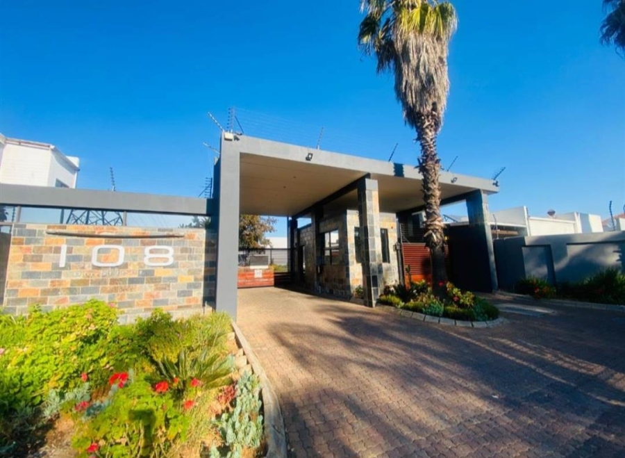 4 Bedroom Property for Sale in Noordwyk Gauteng