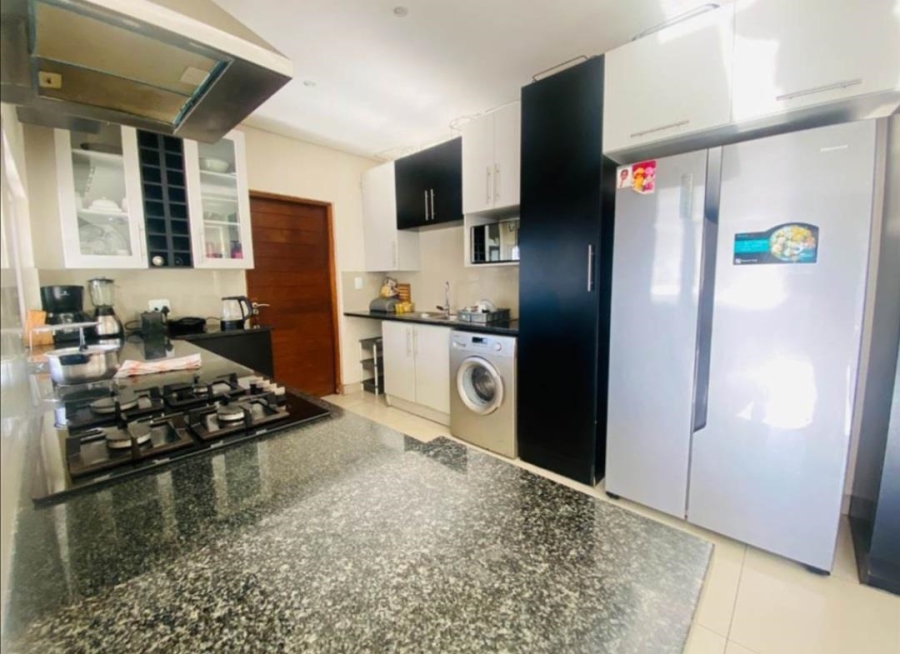 4 Bedroom Property for Sale in Noordwyk Gauteng
