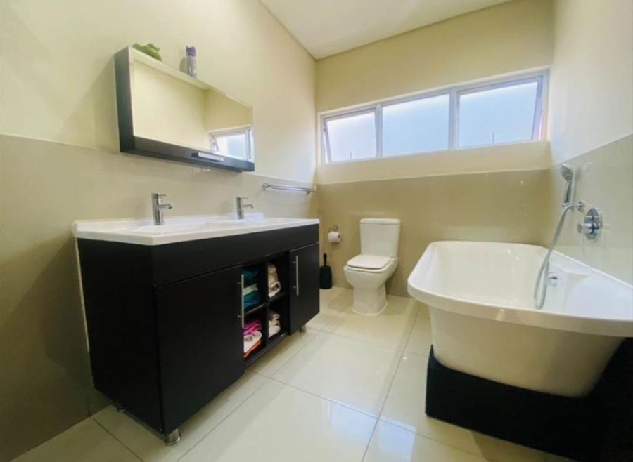 4 Bedroom Property for Sale in Noordwyk Gauteng