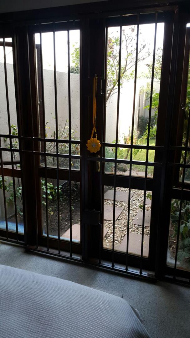 1 Bedroom Property for Sale in Waverley Gauteng