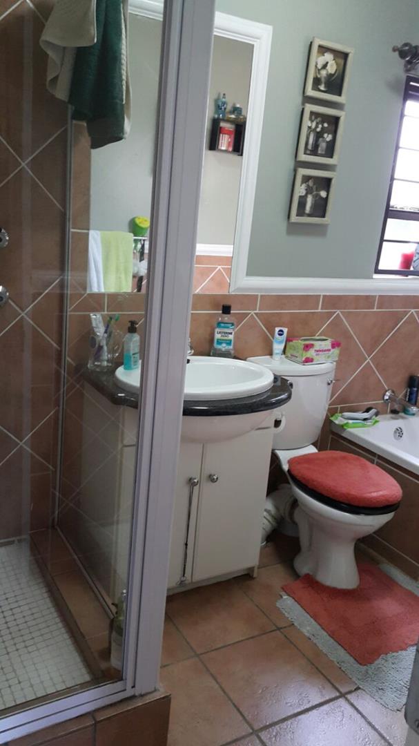 1 Bedroom Property for Sale in Waverley Gauteng