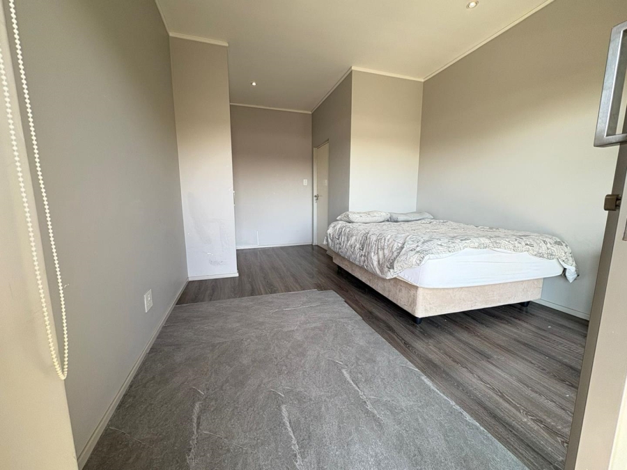 To Let 3 Bedroom Property for Rent in Oaklands Gauteng