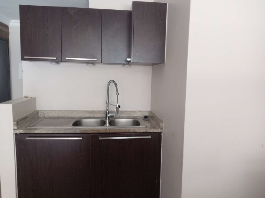 To Let 2 Bedroom Property for Rent in Bedfordview Gauteng