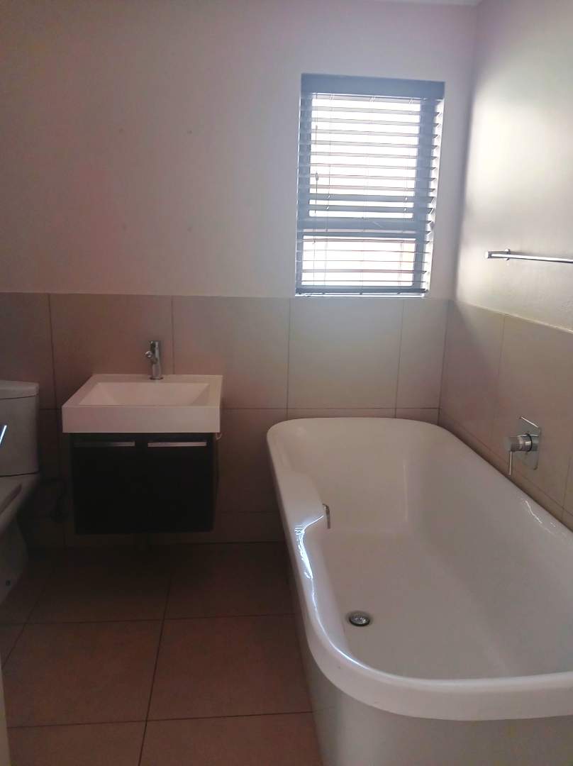 To Let 2 Bedroom Property for Rent in Bedfordview Gauteng