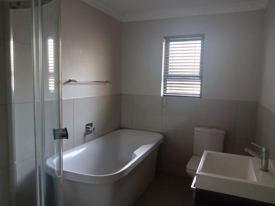To Let 2 Bedroom Property for Rent in Bedfordview Gauteng