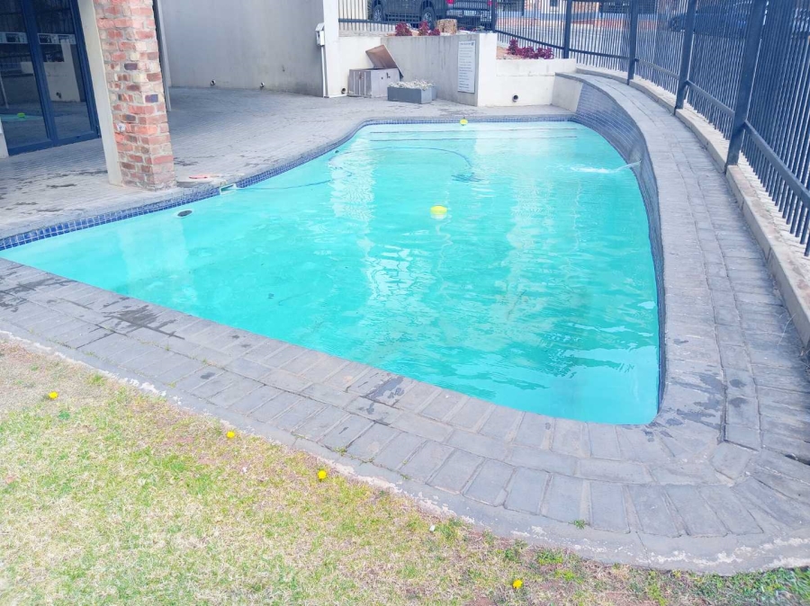 To Let 2 Bedroom Property for Rent in Bedfordview Gauteng