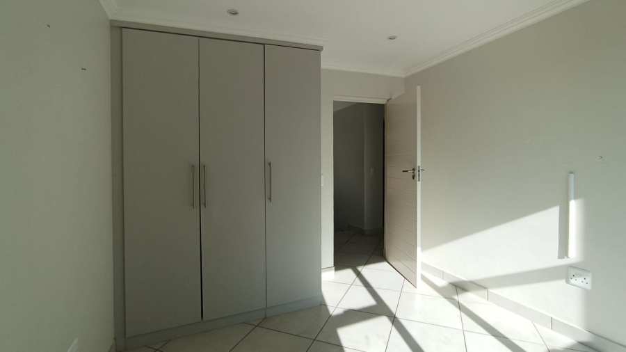 5 Bedroom Property for Sale in Thatchfield Close Gauteng