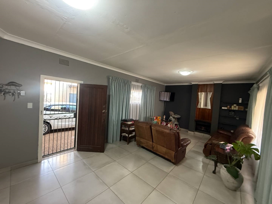 4 Bedroom Property for Sale in Whiteridge Gauteng
