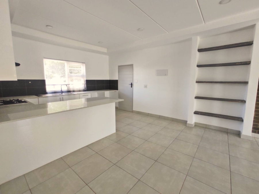 2 Bedroom Property for Sale in Linden Gauteng