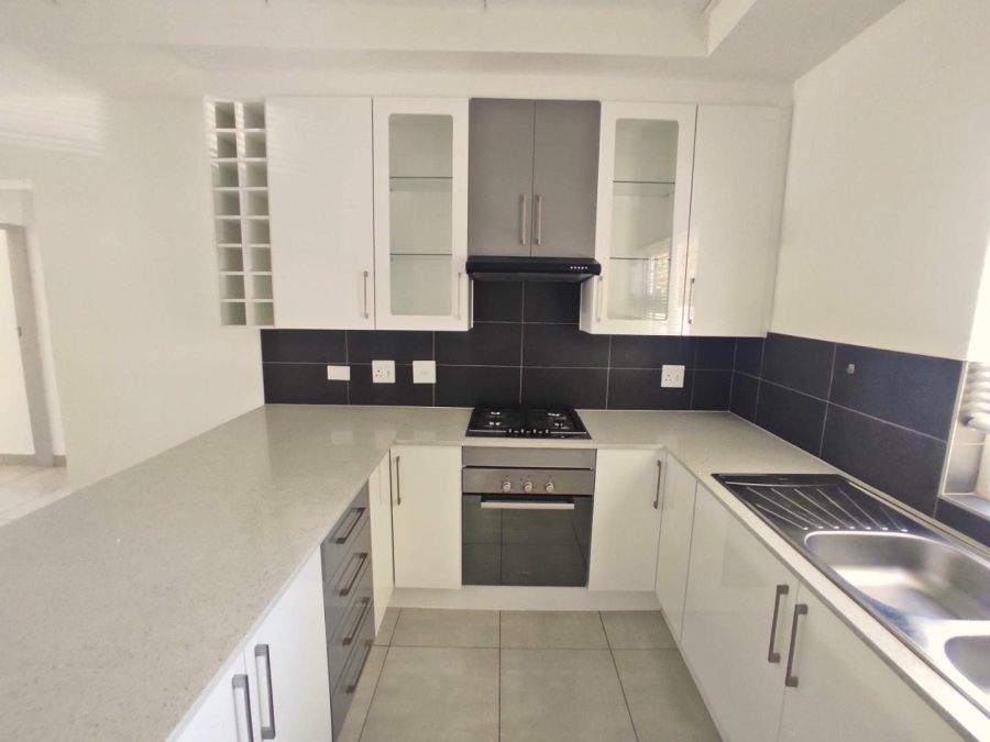 2 Bedroom Property for Sale in Linden Gauteng