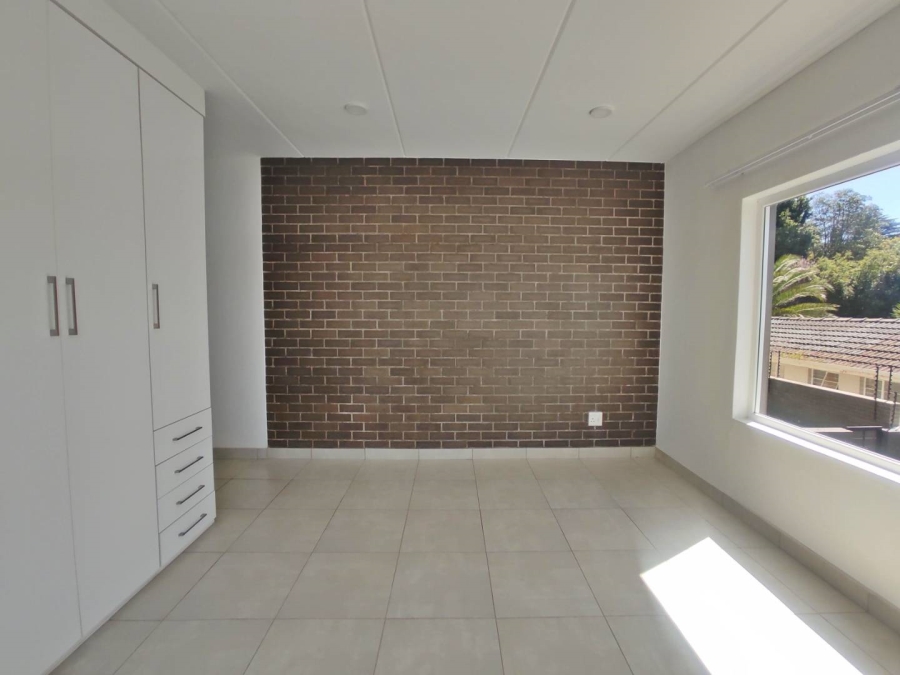 2 Bedroom Property for Sale in Linden Gauteng