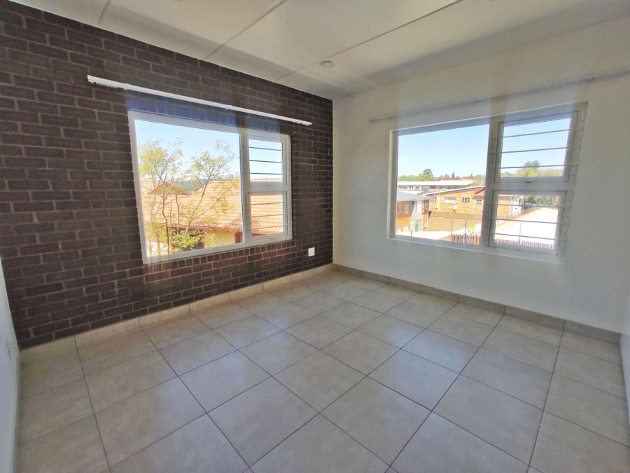 2 Bedroom Property for Sale in Linden Gauteng