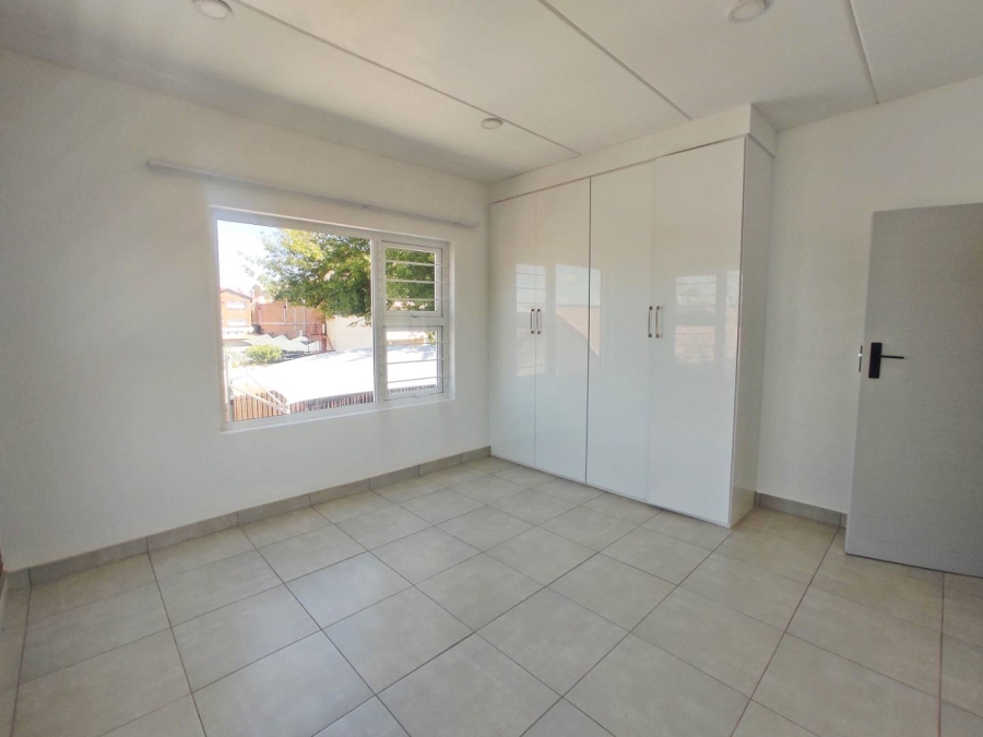 2 Bedroom Property for Sale in Linden Gauteng