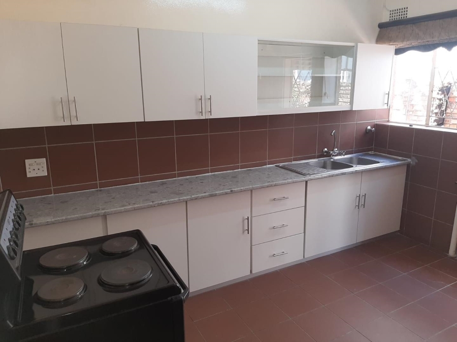 To Let 2 Bedroom Property for Rent in Robindale Gauteng
