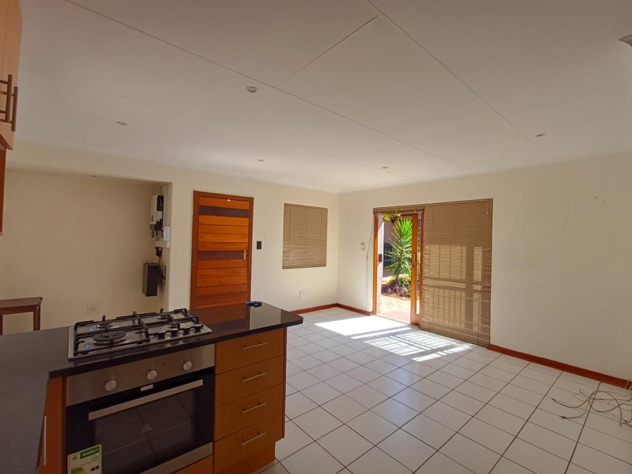 To Let 3 Bedroom Property for Rent in Bromhof Gauteng