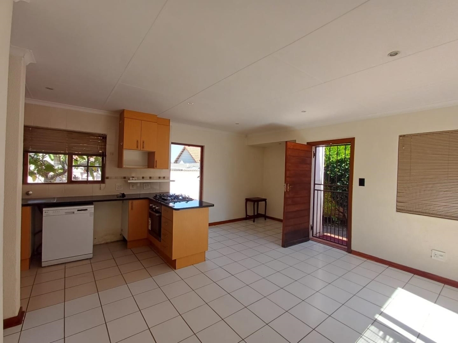 To Let 3 Bedroom Property for Rent in Bromhof Gauteng