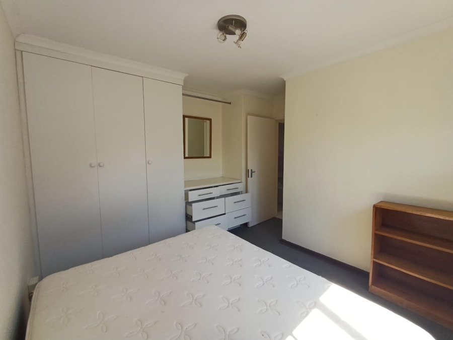 To Let 3 Bedroom Property for Rent in Bromhof Gauteng