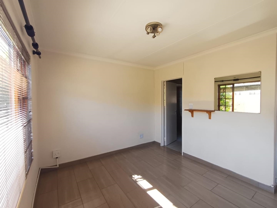 To Let 3 Bedroom Property for Rent in Bromhof Gauteng