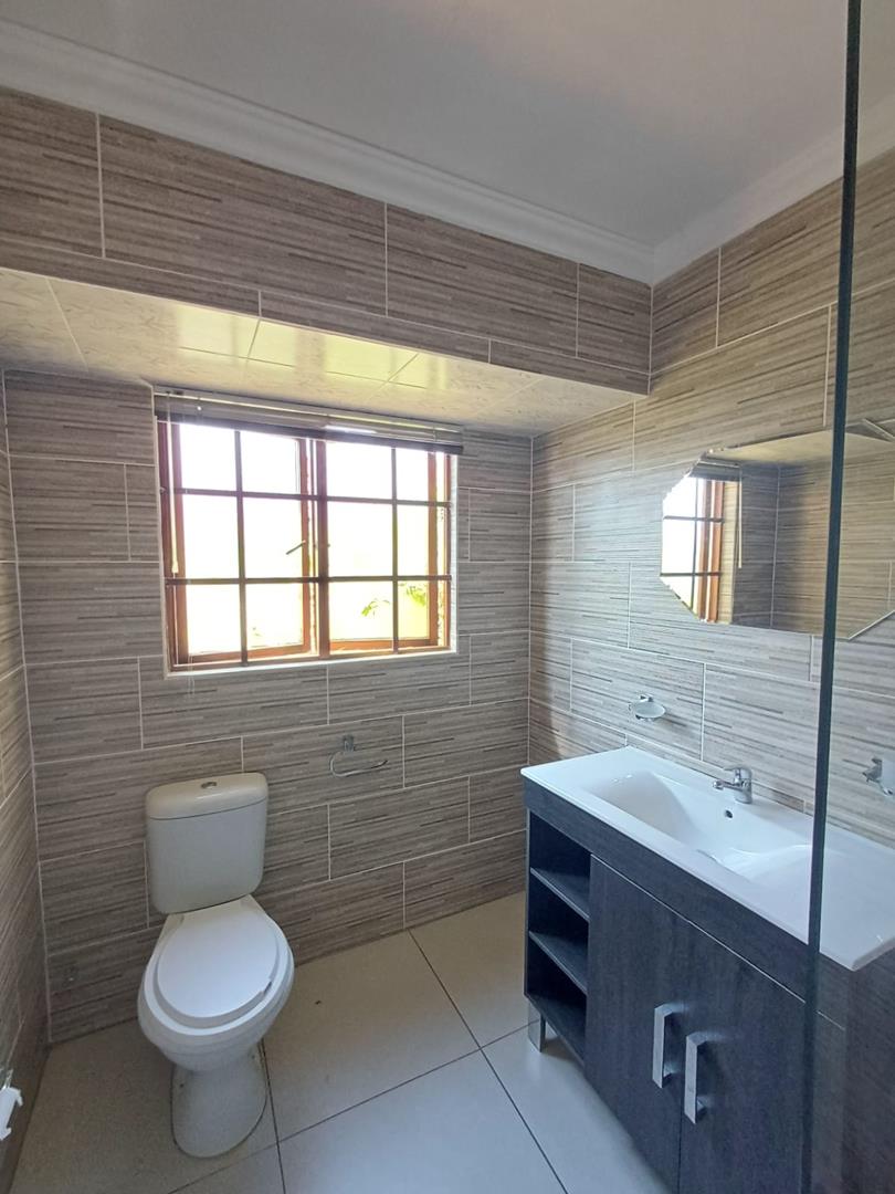 To Let 3 Bedroom Property for Rent in Bromhof Gauteng