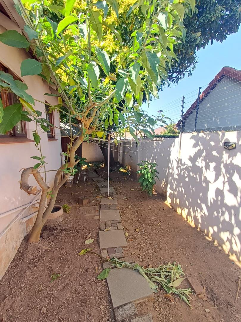 To Let 3 Bedroom Property for Rent in Bromhof Gauteng