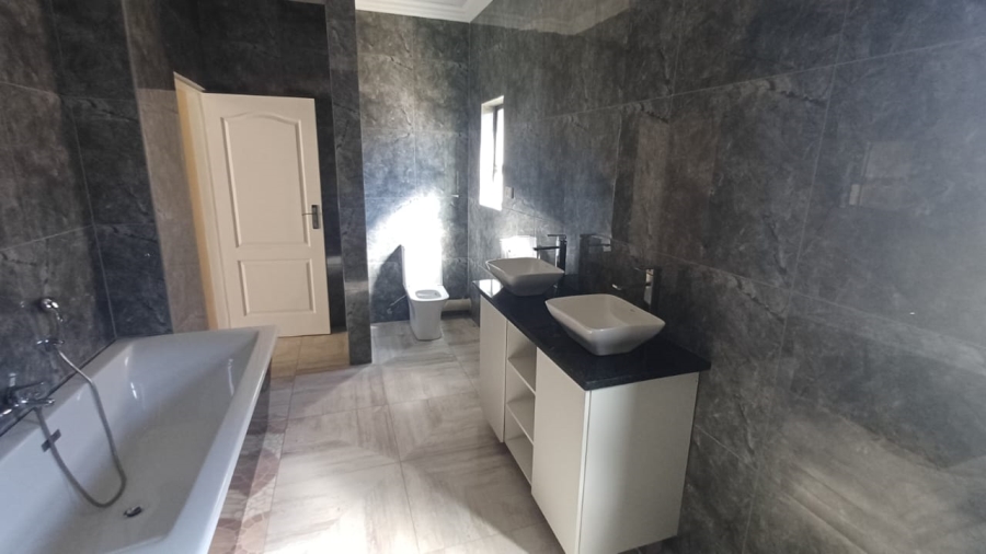 6 Bedroom Property for Sale in Savannah Country Estate Gauteng