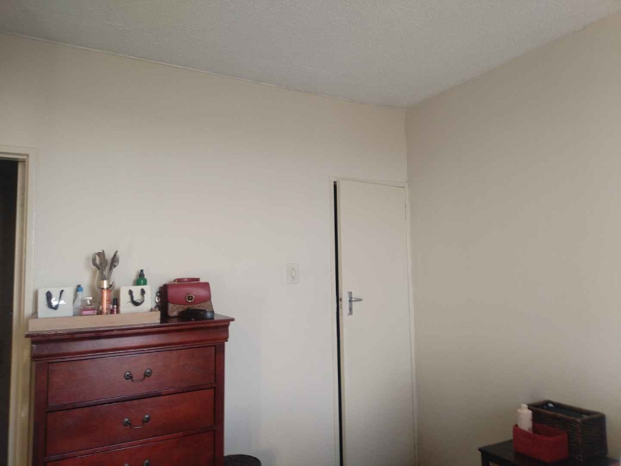 3 Bedroom Property for Sale in La Montagne Gauteng