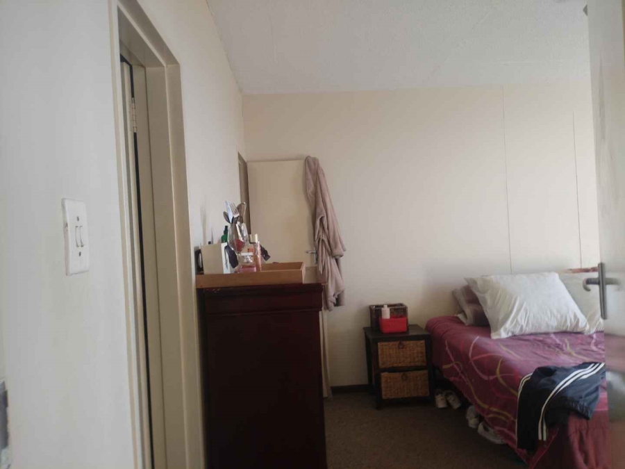 3 Bedroom Property for Sale in La Montagne Gauteng