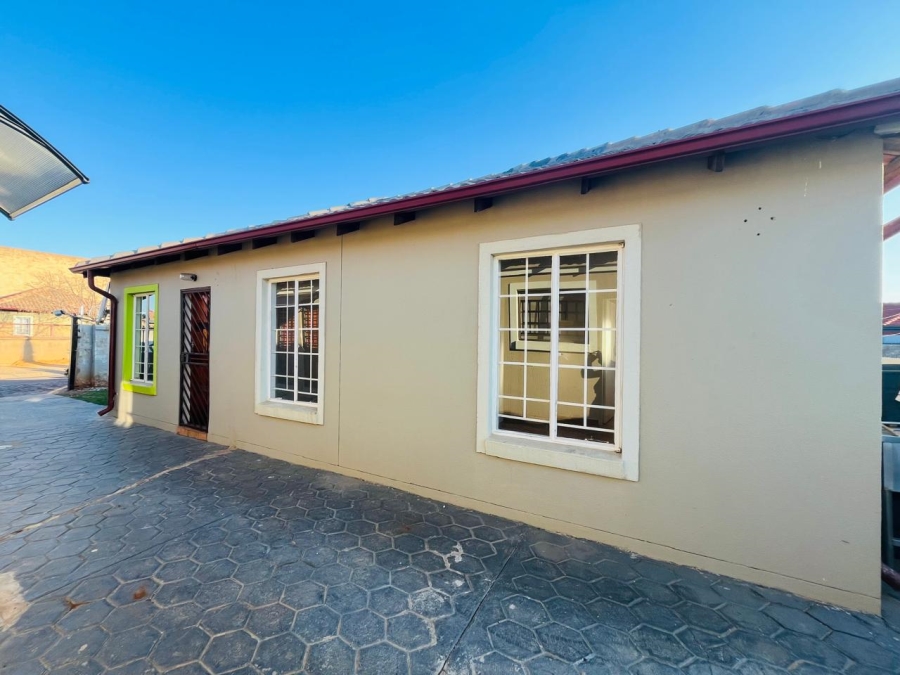 To Let 3 Bedroom Property for Rent in Nellmapius Gauteng