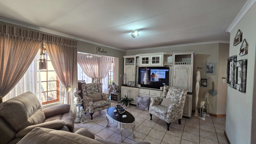 2 Bedroom Property for Sale in Montana Tuine Gauteng