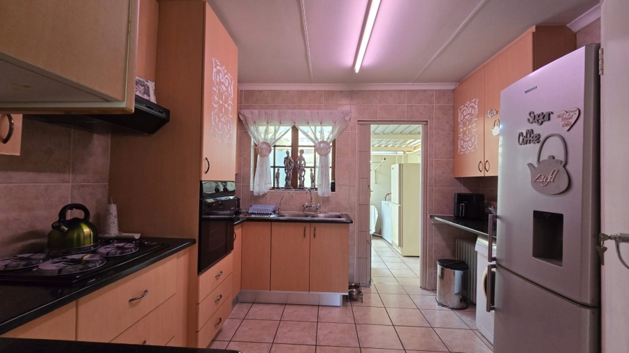 2 Bedroom Property for Sale in Montana Tuine Gauteng