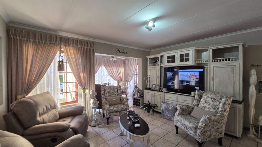 2 Bedroom Property for Sale in Montana Tuine Gauteng