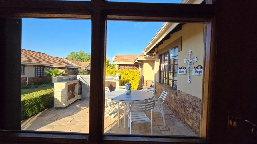2 Bedroom Property for Sale in Montana Tuine Gauteng