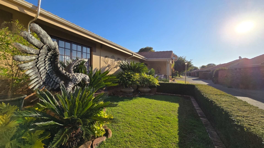 2 Bedroom Property for Sale in Montana Tuine Gauteng