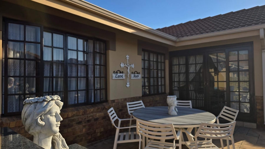 2 Bedroom Property for Sale in Montana Tuine Gauteng