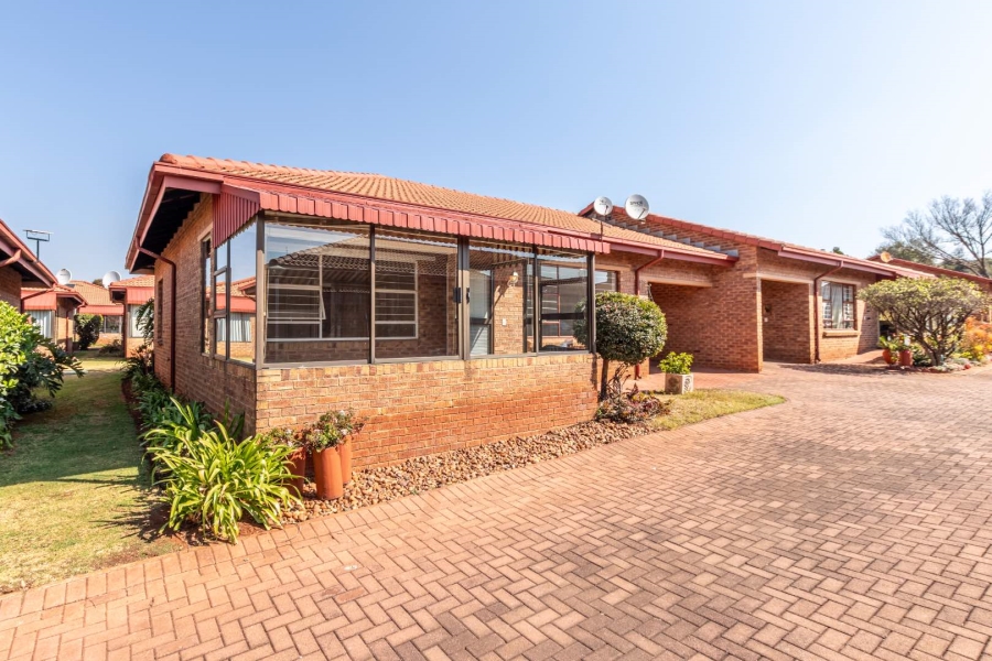 2 Bedroom Property for Sale in Wilro Park Gauteng