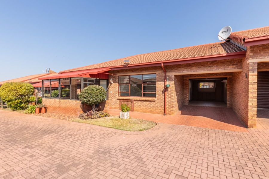 2 Bedroom Property for Sale in Wilro Park Gauteng