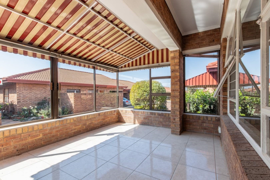 2 Bedroom Property for Sale in Wilro Park Gauteng